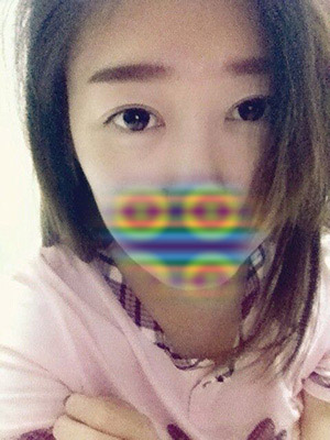 割了双眼皮后特爱照镜子~~