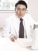 上海美仑崔剑、雷建波做全切双眼皮谁做的好？