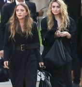 奥尔森姐妹街拍怎么样？松弛感穿搭模板，速看