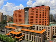 上海中山医院牙齿贴片什么价位？科室信息，口腔医生这里看